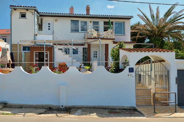 Vrijstaande villa Marin in Arbanija, op slechts 10 meter van het strand - thumbnail 5