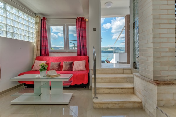 Vrijstaande villa Marin in Arbanija, op slechts 10 meter van het strand - thumbnail 4