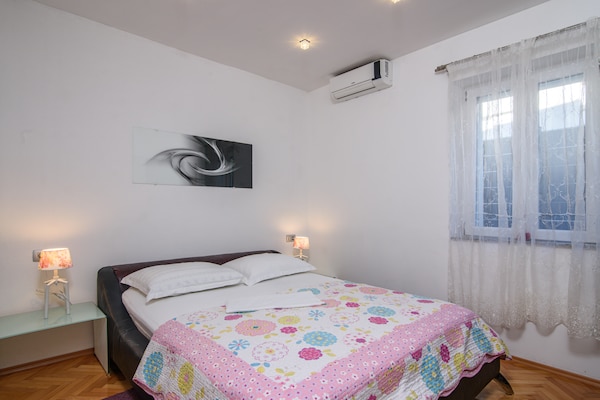 Aan het strand: Ruim appartement in Trogir - Arbanija voor 6 personen - thumbnail 4