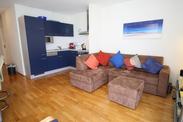 apartment-303 sleeps 6