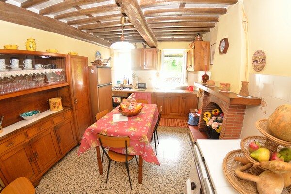 Authentiek Toscaans landhuis met privézwembad bij Lucca - thumbnail 2