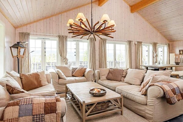 Modern vakantiehuis in Fåvang met panoramisch uitzicht op Kvitfjell - thumbnail 2