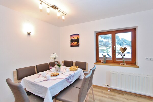 Bergappartement met balkon en uitzicht op Hohe Tauern bij Wald im Pinzgau - thumbnail 4