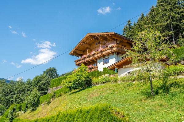 Bergappartement met balkon en uitzicht op Hohe Tauern bij Wald im Pinzgau - thumbnail 3