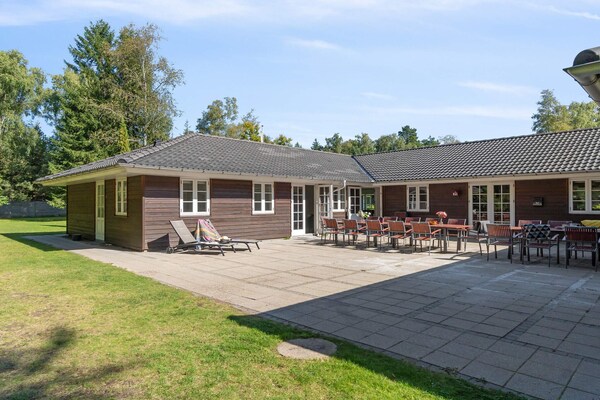 Ruim vakantiehuis in Frederiksværk voor 22 personen met zwembad - thumbnail 2