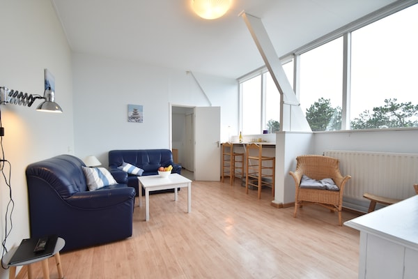 Licht penthouseappartement met dakterras in Bergen aan Zee - thumbnail 1