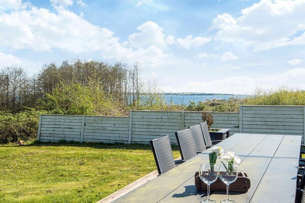 Luxe wellnessvilla voor 16 personen met zeezicht op 150 meter van het strand - thumbnail 2