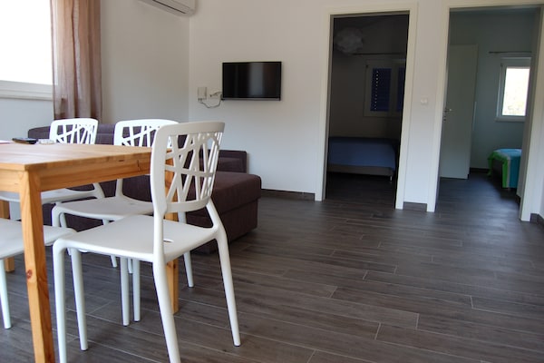 Modern vakantiehuis voor 8 personen op 100 meter van zee in Verunic, Dugi Otok - thumbnail 4