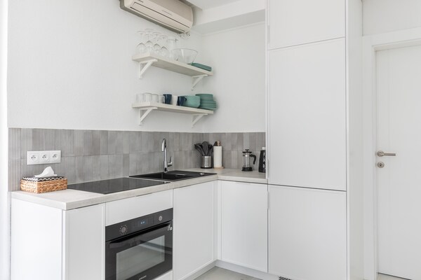 Appartement op 70m van zee met zwembad, tuin & BBQ in Slatine - thumbnail 3