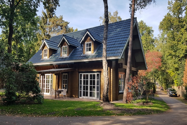 Vrijstaand familiehuis voor 14 personen op de Veluwe in Hoenderloo - thumbnail 1