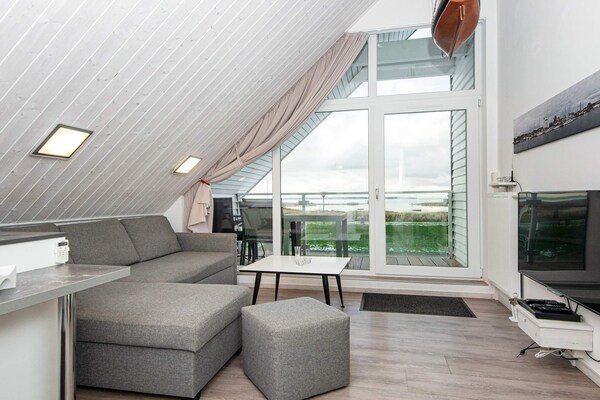 Vrijstaand vakantiehuis direct aan zee met sauna en panoramisch uitzicht in Wendtorf - thumbnail 2