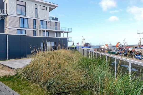 12-persoons luxe appartement aan zee in Wendtorf - thumbnail 1