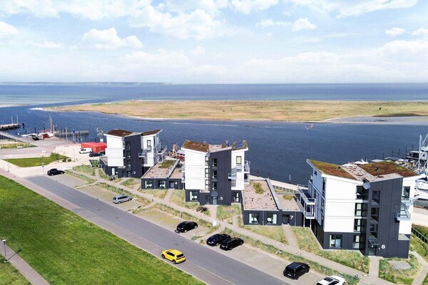 12-persoons luxe appartement aan zee in Wendtorf - thumbnail 4