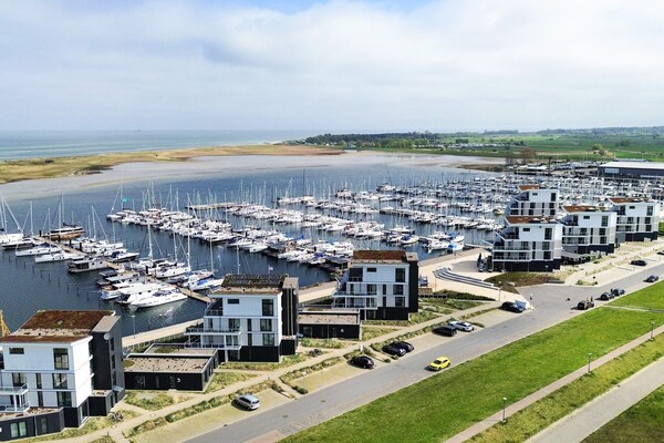 12-persoons luxe appartement aan zee in Wendtorf - thumbnail 6