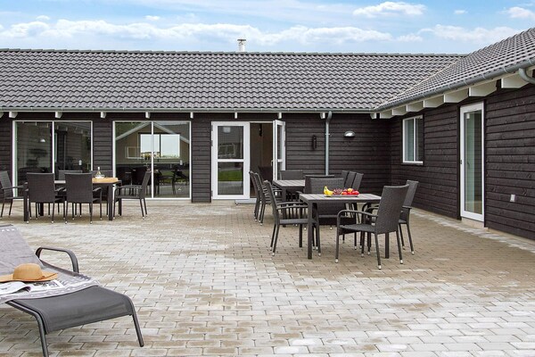 Groot vakantiehuis met privézwembad en sauna op 900 meter van zee in Kappeln - thumbnail 1