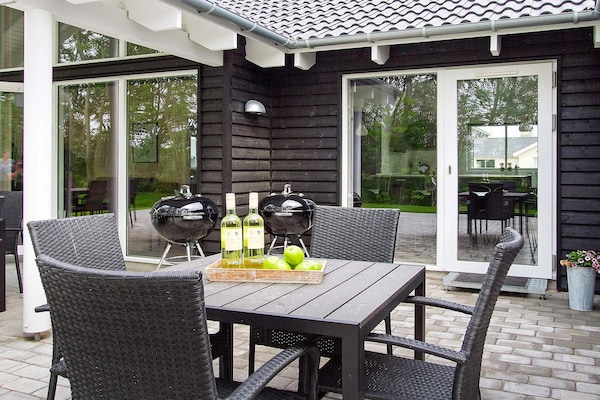Activiteitenvilla met privézwembad en sauna op 900m van de Oostzee - thumbnail 1