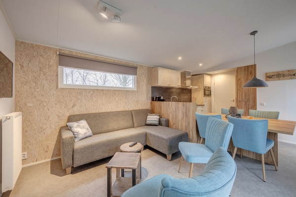 Modern chalet op Vakantiepark Kijkduin, 6 pers., hond toegestaan, 47m² - thumbnail 2