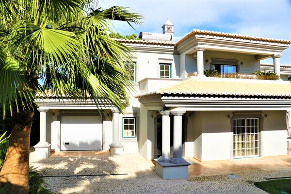 Prachtige gerenoveerde villa aan de Algarve met privézwembad nabij strand - thumbnail 1