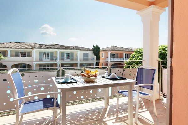 Knus appartement met zwembad in parkachtige oase van Grimaud - thumbnail 5