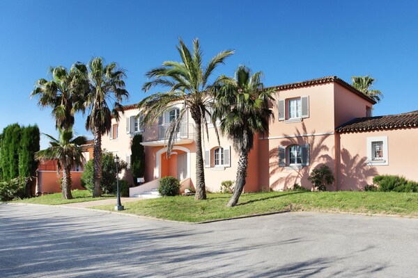 Appartement voor 8 personen met zwembad in groen Grimaud, Côte d'Azur - thumbnail 1