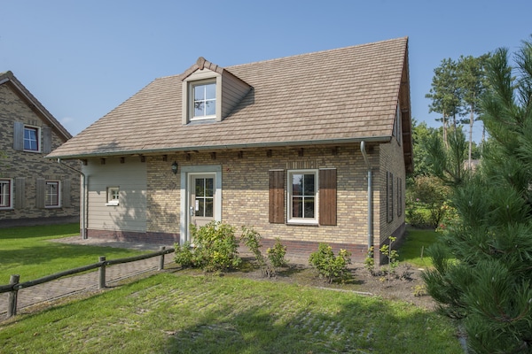 Luxe Comfort-villa voor 10 personen op Vakantiepark Weerterbergen - thumbnail 1