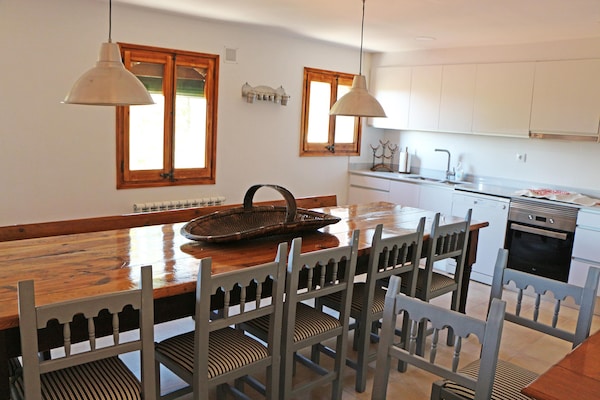 La vila Argençola: 11e-eeuws landhuis voor 14 personen in Catalaanse bossen - thumbnail 3