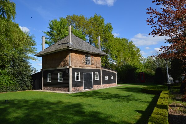 The Old Cottage: sfeervolle hooimijt met sauna in het Brabantse land - thumbnail 1