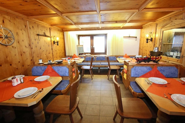 chalet-huben-s sleeps 18