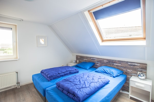 Ruim vakantiehuis aan de grachten in Medemblik voor 6 personen - thumbnail 3