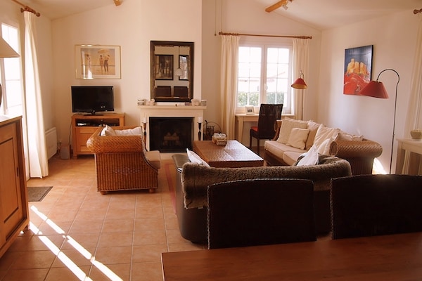 4-persoons villa met privézwembad in Vasles - thumbnail 2