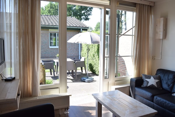 Gezellige stenen bungalow voor 4 personen op Recreatiepark de Boshoek in Voorthuizen - thumbnail 3
