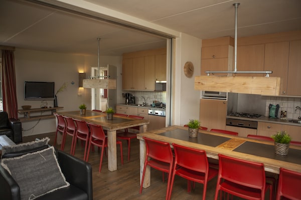 Luxe groepsbungalow met 8 slaapkamers op de Veluwe, honden welkom - thumbnail 4