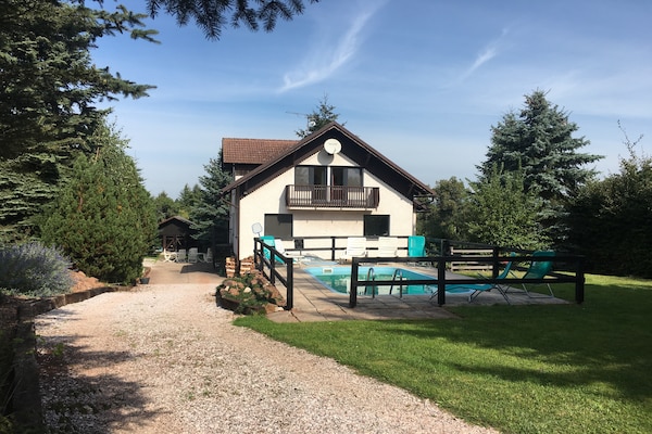 Vakantiehuis met privézwembad in Levínská Olešnice voor 8 personen - thumbnail 1