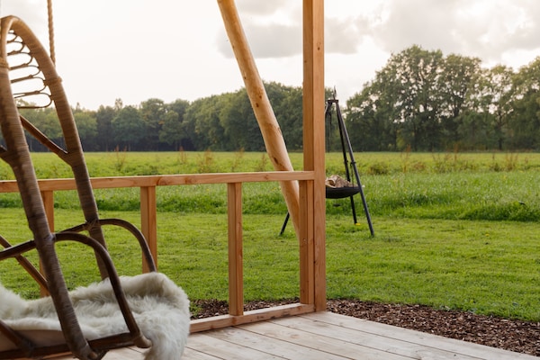 Luxe glamping tent op rustiek vakantiepark in het Overijsselse Buurse - thumbnail 3