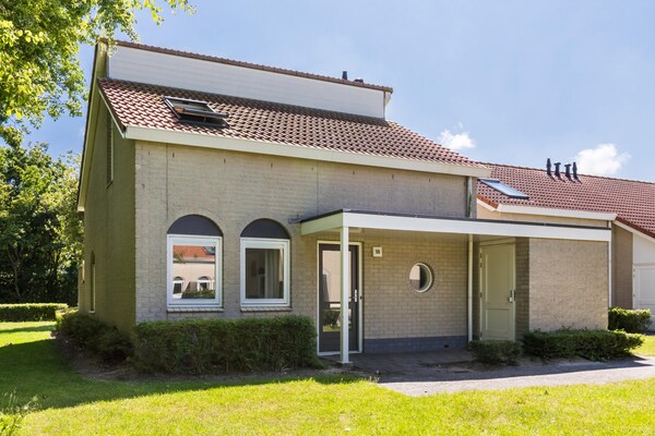 Vrijstaande bungalow voor 8 personen op vakantiepark in Renesse, Zeeland - thumbnail 5