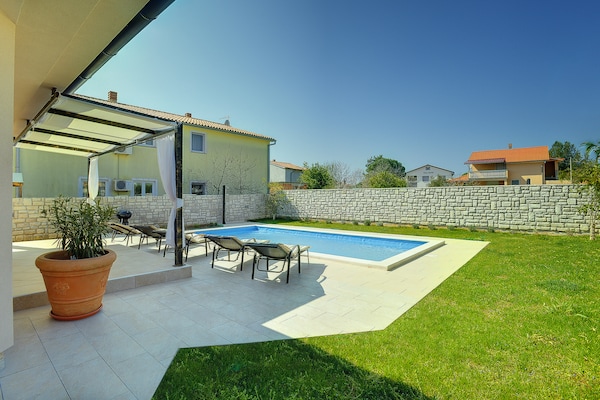 Villa Rudy in Valbandon: Luxe villa met privézwembad nabij het strand - thumbnail 5