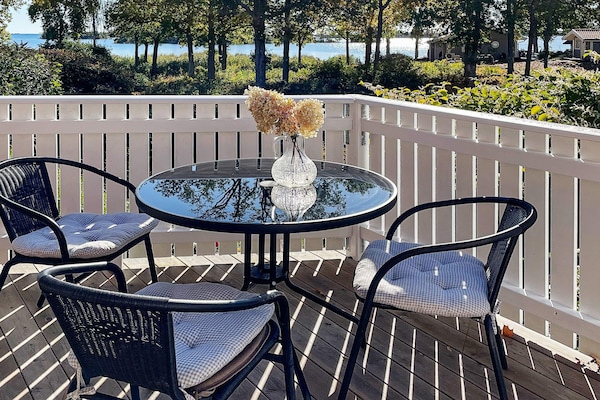 Vrijstaand vakantiehuis met prachtig zeezicht bij Figeholm - thumbnail 4