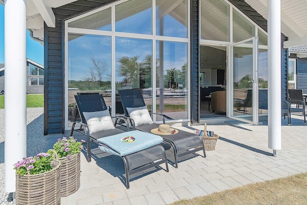 Op 950 m van zee: ruim vakantiehuis in Kappeln voor 10 personen · 136 m² - thumbnail 1