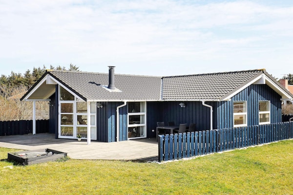 Op 800 m van zee: ruim vakantiehuis in Thisted met sauna en whirlpool - thumbnail 1