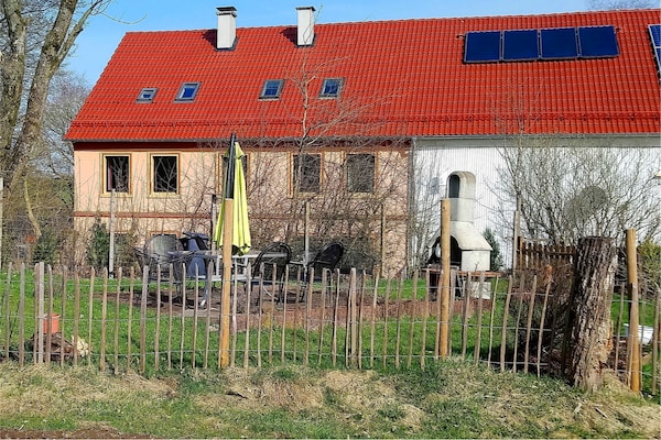 Appartement op Alpaca-boerderij met tuin en bos op 300 meter - thumbnail 2