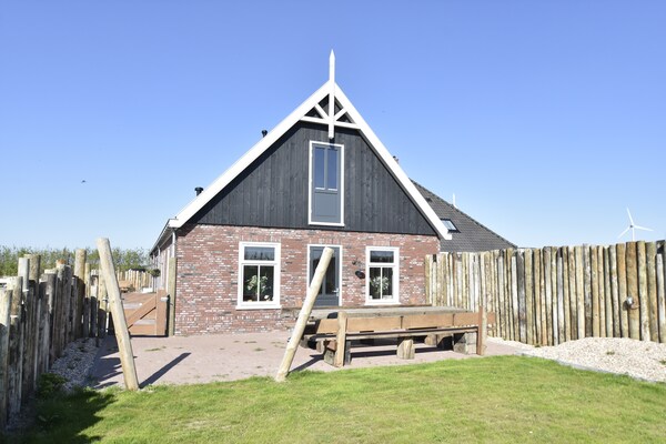 Hazenborgh - Strandhuys: ruim vakantiehuis met tuin, 2,5 km van het strand - thumbnail 1