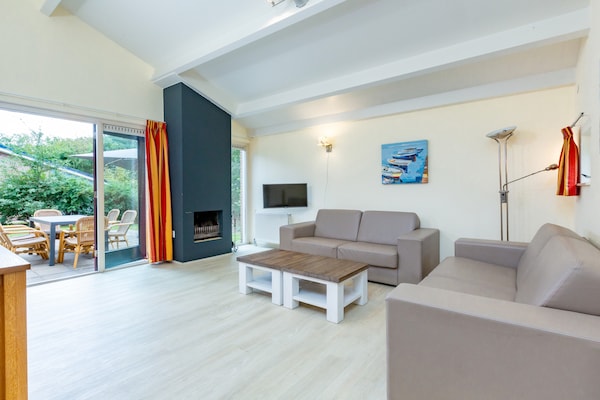Vrijstaande villa in vakantiepark Kijkduin, 75m², 3 slaapkamers, hondvriendelijk - thumbnail 2