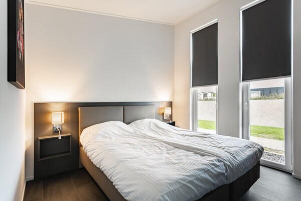 Modern vakantiehuis met doorkijk-gashaard aan de Oosterschelde - thumbnail 3