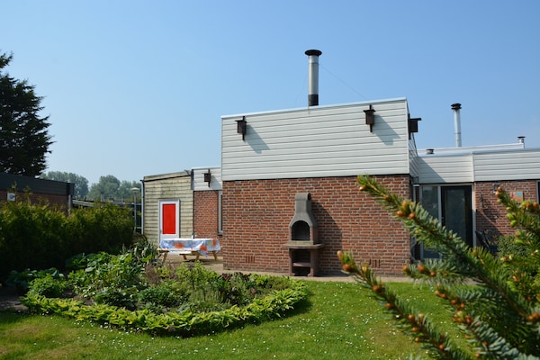 't Zeepaardje: sfeervol vakantiehuis aan zee en meer in Noordwijkerhout - thumbnail 1