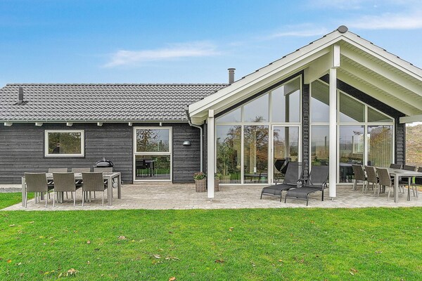 Vrijstaand vakantiehuis met sauna en speelkamer op 900m van de Oostzee - thumbnail 2
