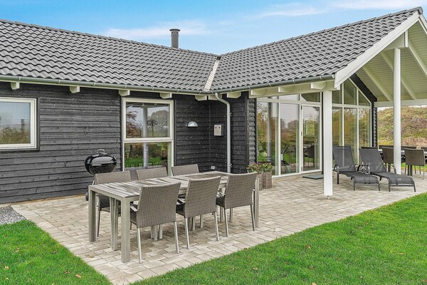 Vrijstaand vakantiehuis met sauna en speelkamer op 900m van de Oostzee - thumbnail 3