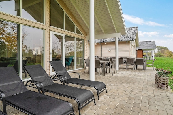 Op 950 m van zee: ruim vakantiehuis in Kappeln voor 18 personen · 242 m² - thumbnail 4