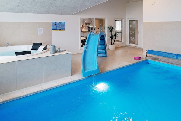 Op 950 m van zee: ruim vakantiehuis in Kappeln voor 18 personen · 242 m² - thumbnail 6