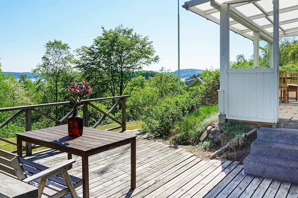Zweeds vakantiehuis op 100m van zee en fjord bij Munkedal - thumbnail 3