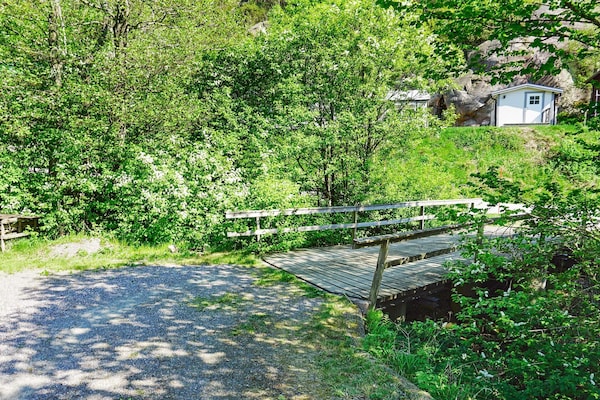 Zweeds vakantiehuis op 100m van zee en fjord bij Munkedal - thumbnail 4